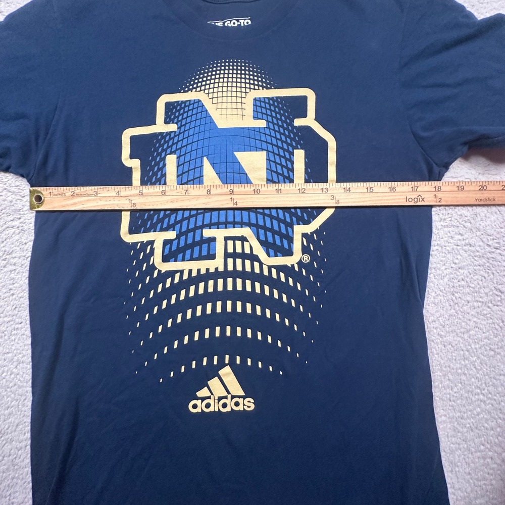 Adidas Notre Dame T-Shirt Mens Medium Navy Blue Graphic Logo NCAA Fan Gear - Picture 5 of 7